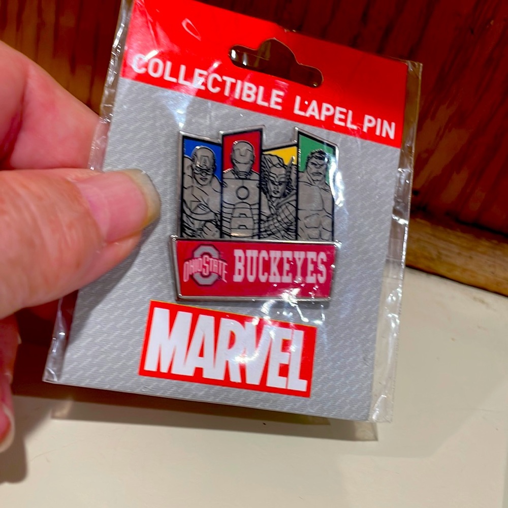 Ohio state buckeyes marvel pin hat lapel collector
